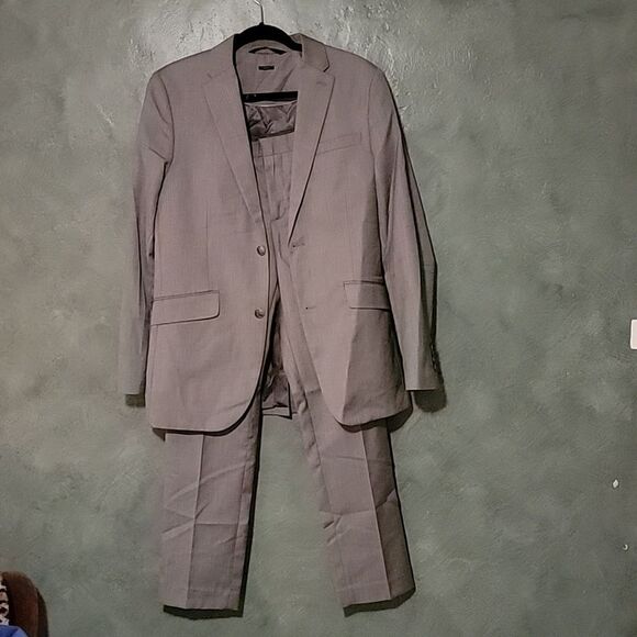 Perry Ellis slim fit men's suit - Picture 1 of 5